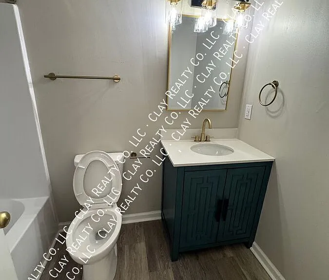 920L Highland Ave — Photo 20