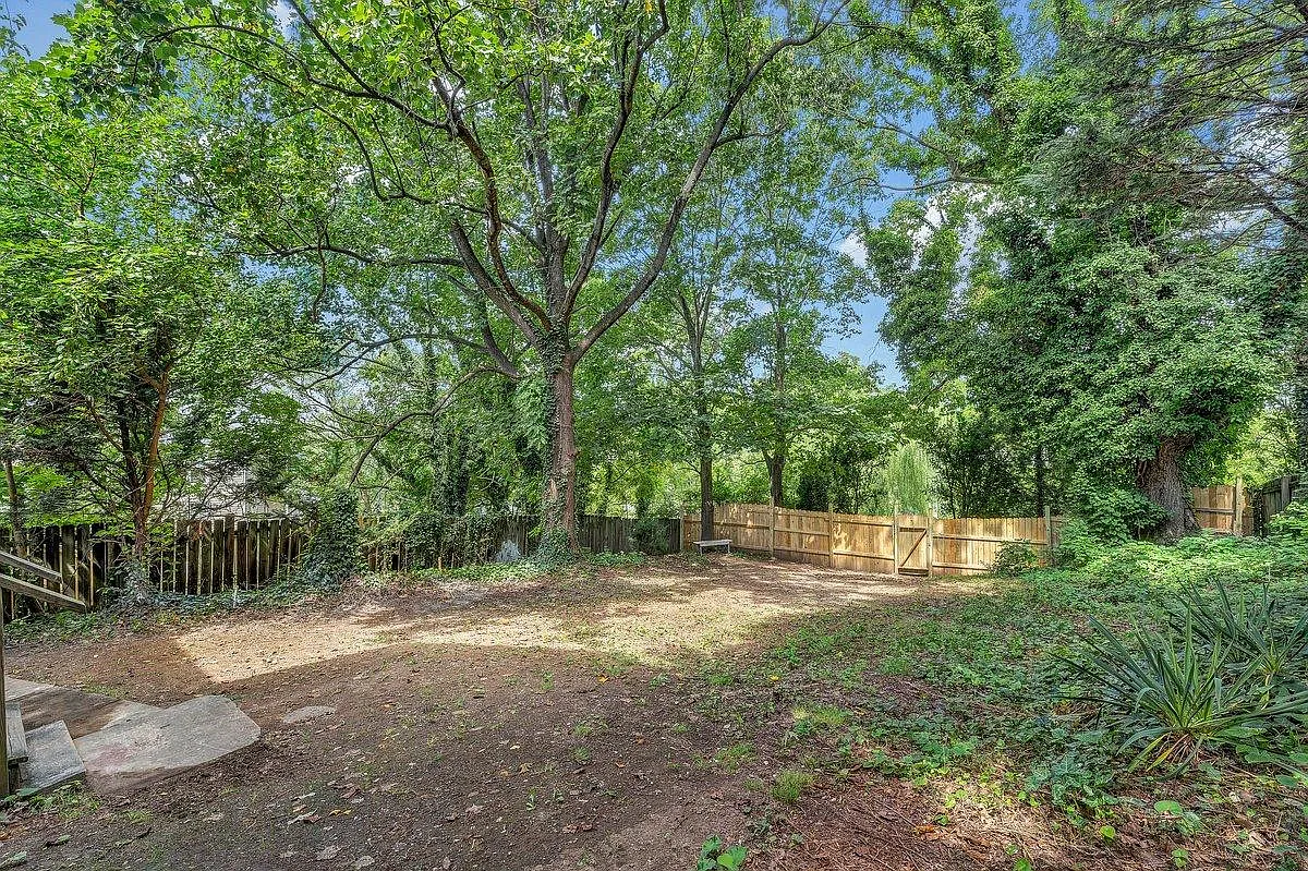 614 Elm Ave SE — Photo 4