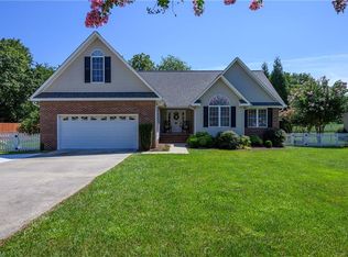 185 Charleston Ridge Dr, Mocksville, NC 27028