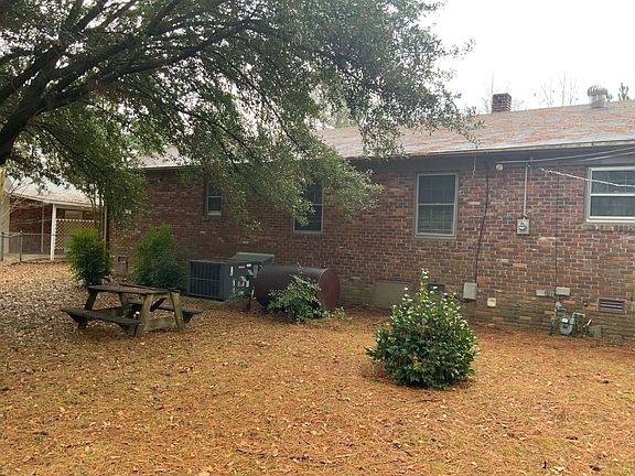 4th image of 915 Greenlawn Dr