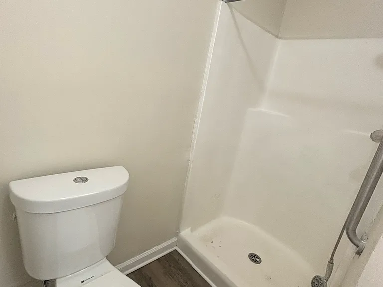 1123 Southwood Dr #4 — Photo 9