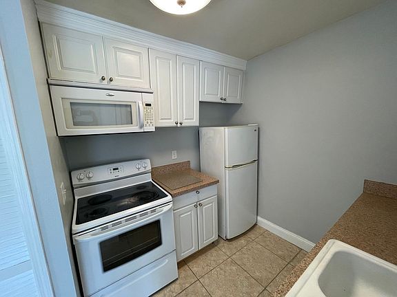 2nd image of 185 Santa Clara Dr APT 8
