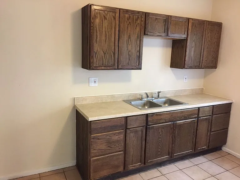 738 Oakland Ave SW — Photo 6