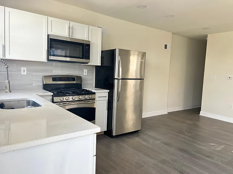 4516 Post Rd — Photo 1