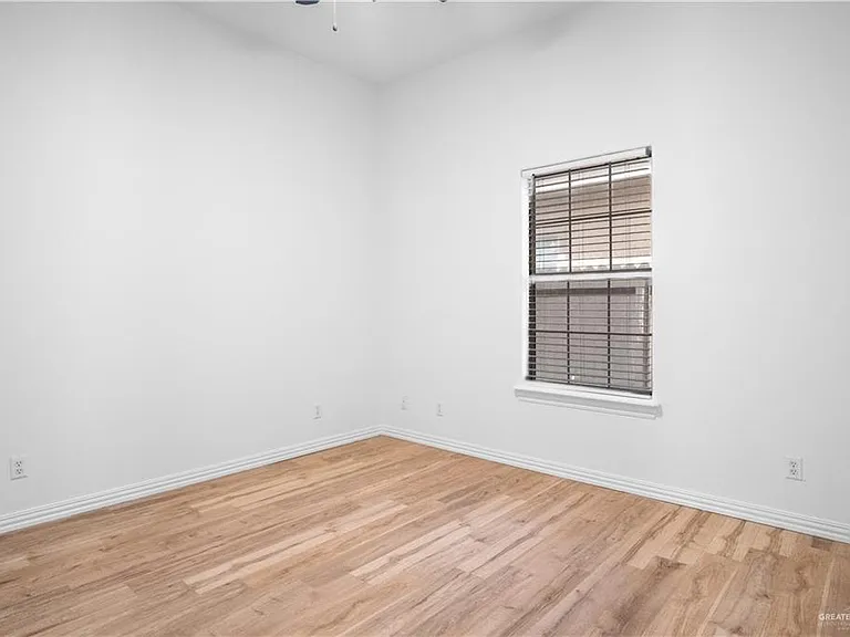 3316 Zoe Ave — Photo 15
