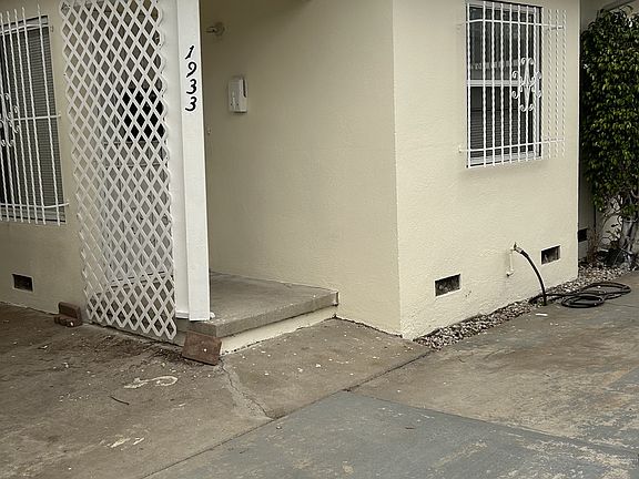 2nd image of 1933 S Palm Grove Ave
