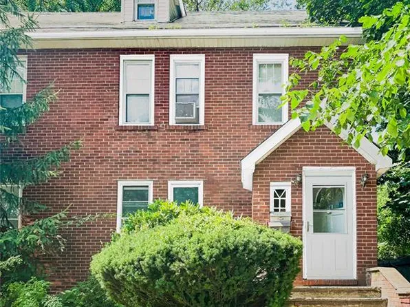 110 Fairview Ave, Teaneck, NJ 07666