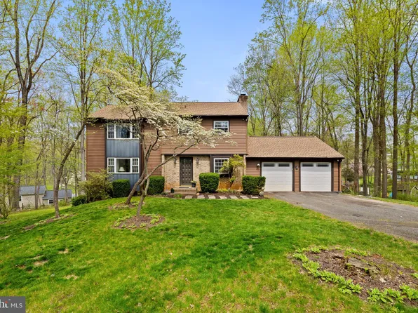 6426 Halifax Ct, Warrenton, VA 20187