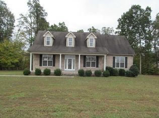 115 E Side Rd, Burns, TN 37029