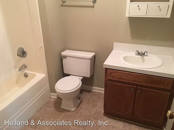 5th image of 1226-B Manning St