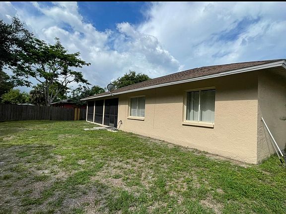3rd image of 27101 Oliver Dr