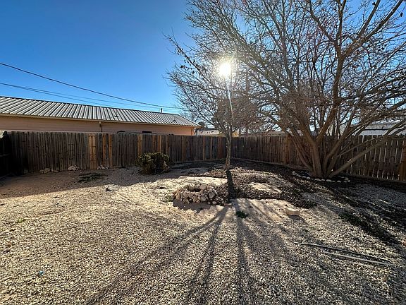5th image of 3405 Meadowlark Ln