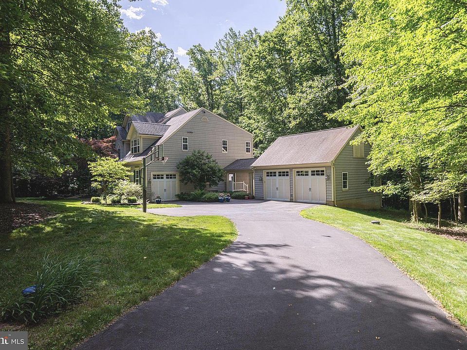 1st image of 40845 Forest Glen Dr