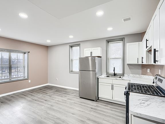 3rd image of 3633 Liberty Heights Ave #D5