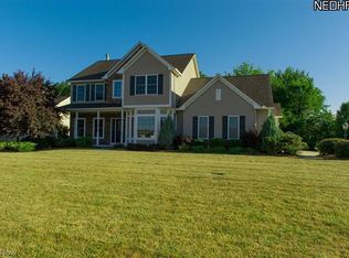 6801 Meadow Walk Dr, Valley City, OH 44280