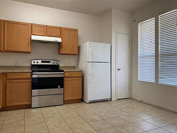 4th image of 1245 Ballymote Ln