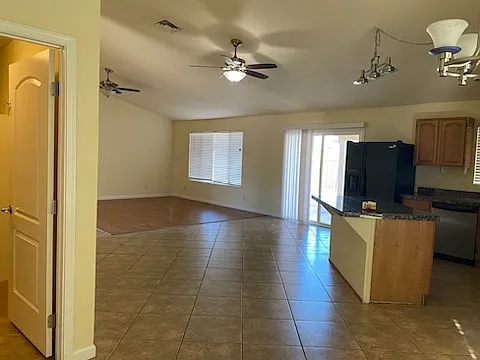 8126 W Dreyfus Dr — Photo 8