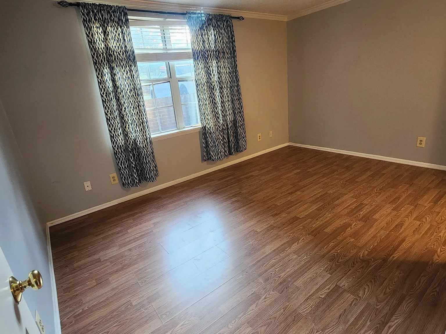 2 bed, 984 sqft, $2,150 — Photo 3
