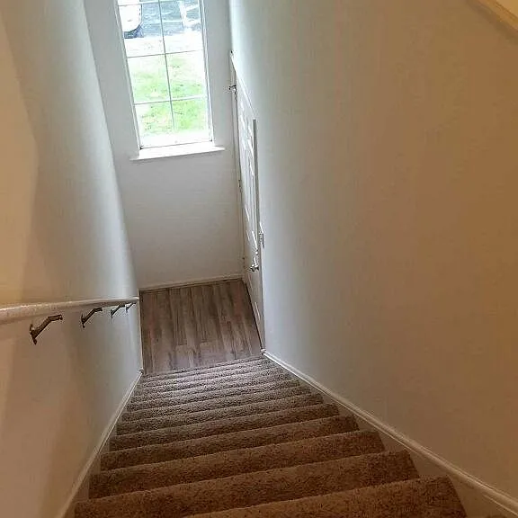 429 Derry Dr — Photo 17