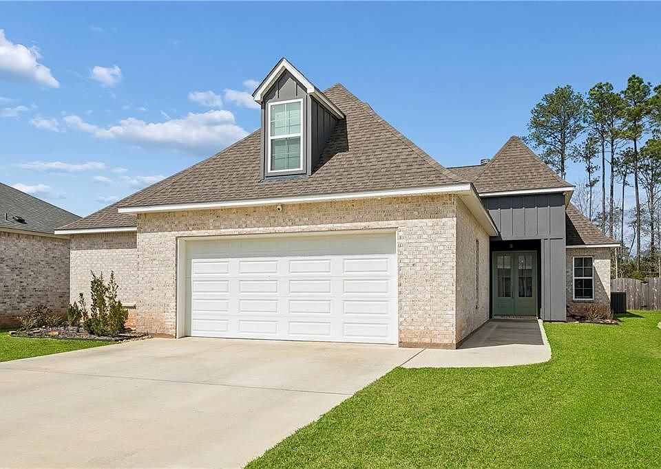 1st image of 612 Blue Heron Ln
