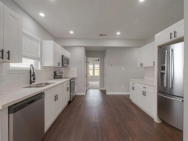 3413 Simmons St — Photo 7
