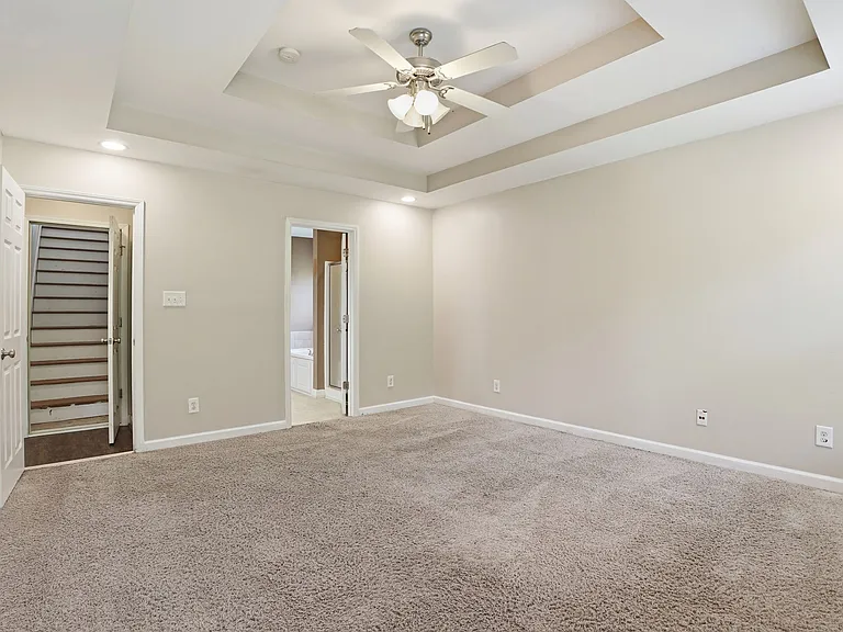 505 Heron Dr — Photo 13