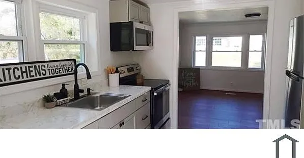 3 bed, 1016 sqft, $1,350 — Photo 2