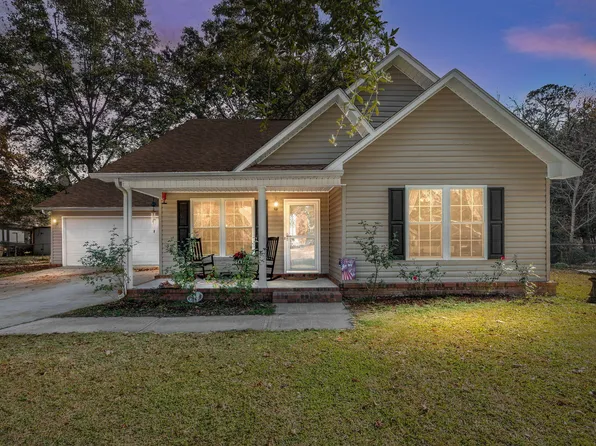 703 Lakeside Dr, Moncks Corner, SC 29461