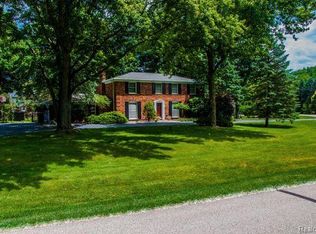450 Apple Hill Ln, Rochester Hills, MI 48306