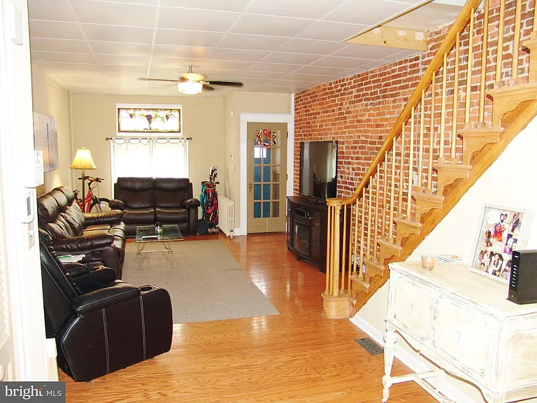 3720 Foster Ave — Photo 6