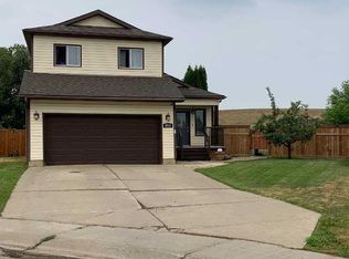 8210 104th Ave, Peace River, AB T8S1X9