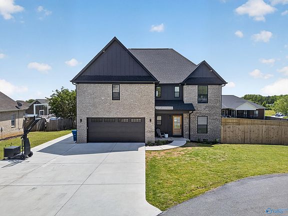 2nd image of 123 Emma Pl