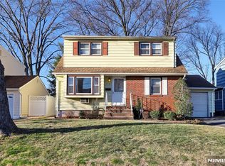 9-14 Essex Pl, Fair Lawn, NJ 07410