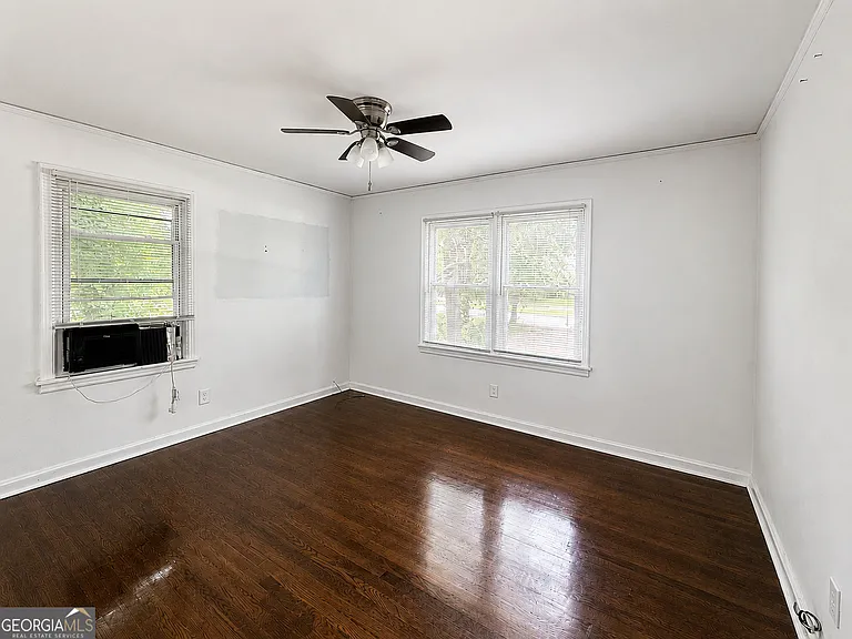147 Burnside St #3 — Photo 8