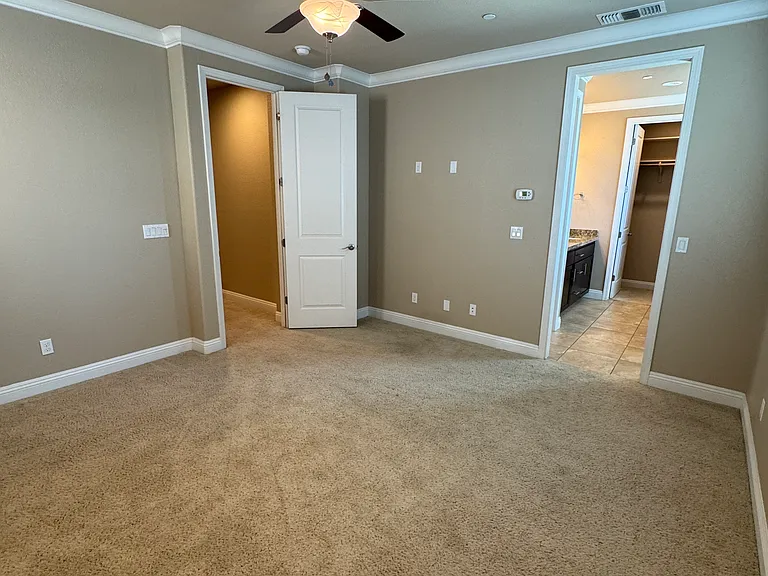 553 Addison Ct — Photo 13