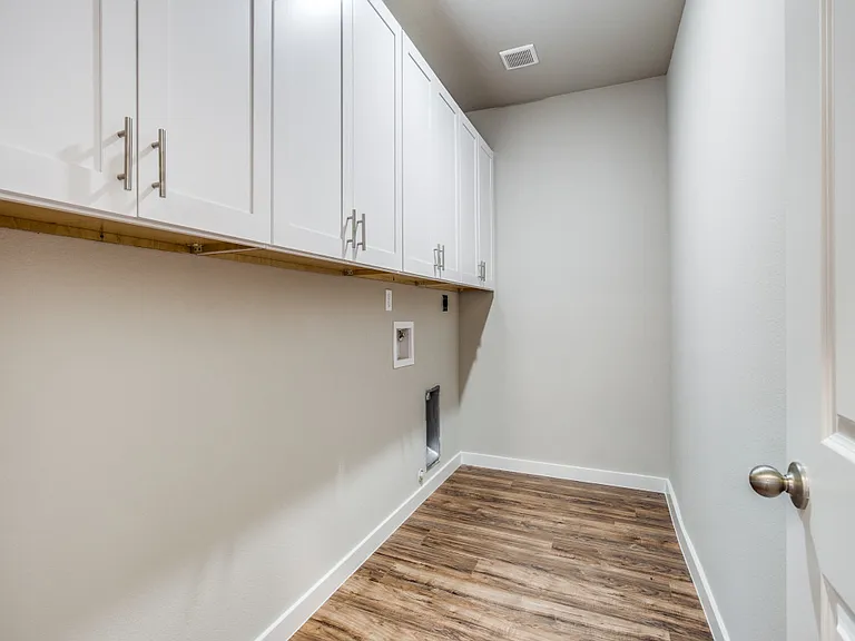 3306 Cedar St — Photo 5