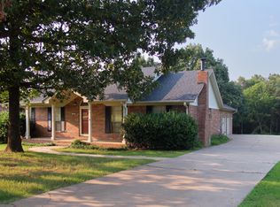 1127 Holly Dr, Russellville, AR 72802