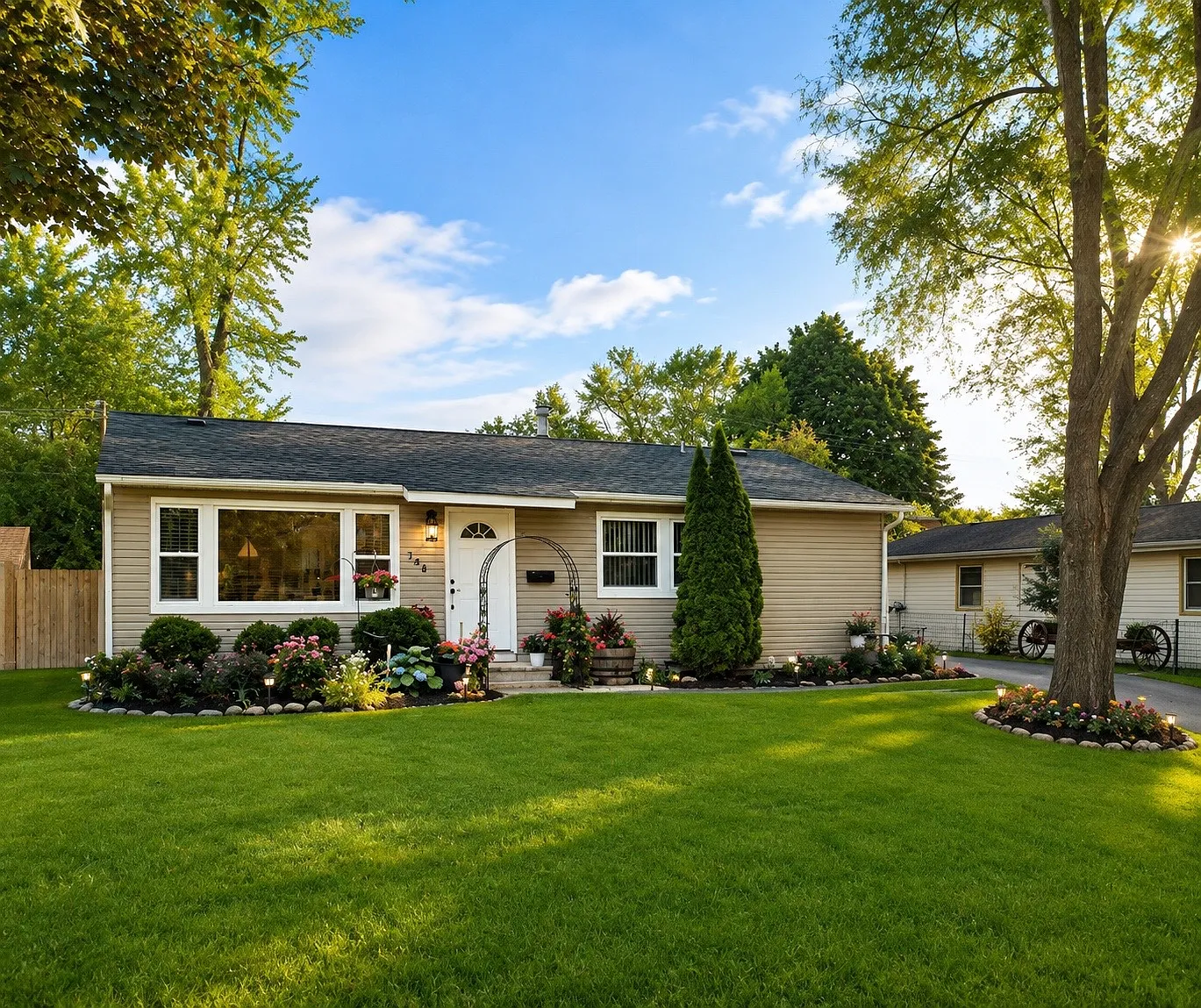 4 bed, 1.5 bath, 1600 sqft, $2,600 — Photo 4