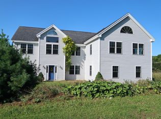 14 Lake View Ter, Rockland, ME 04841