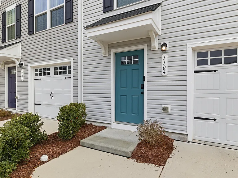 1104 Brimstone Way — Photo 4