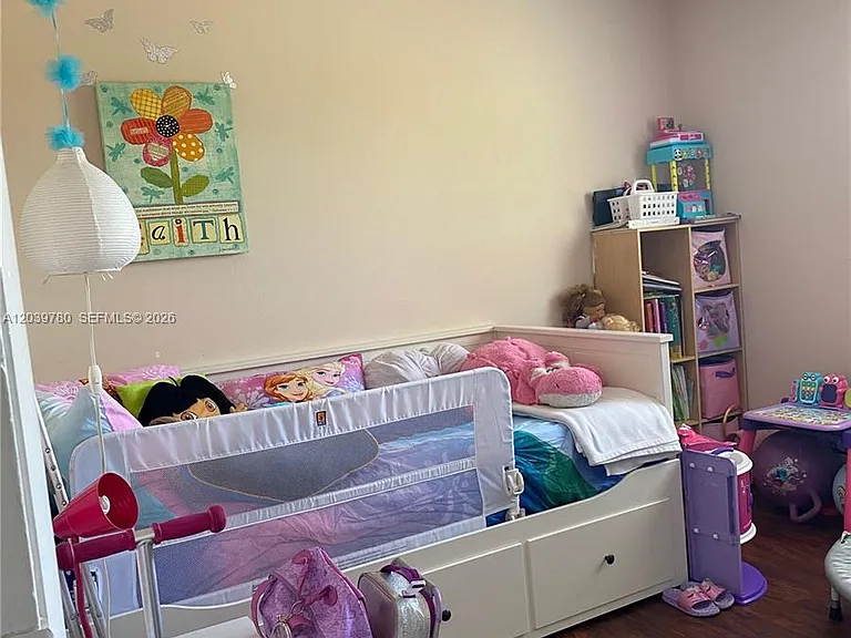 450 Palm Cir W #301 — Photo 15