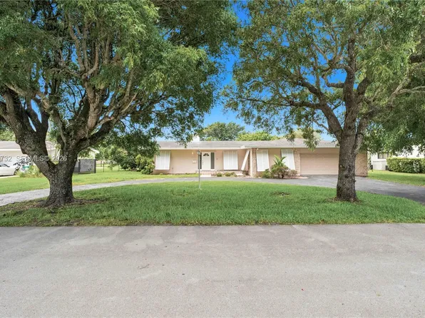 8010 SW 139th Ter, Palmetto Bay, FL 33158