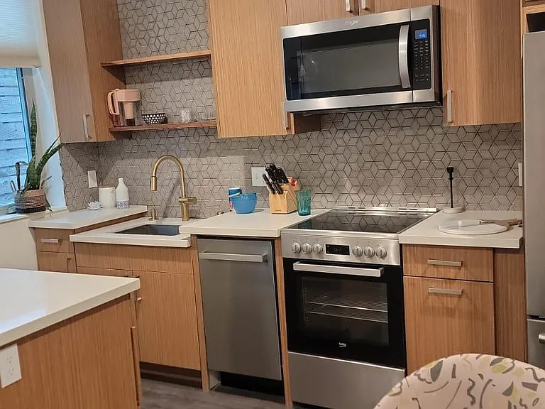 5234 15th Ave NE #101 — Photo 4
