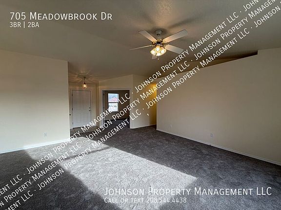 4th image of 705 Meadowbrook Dr