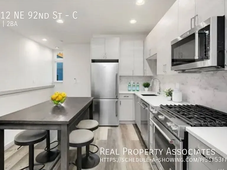 1012 NE 92nd St #C — Photo 14