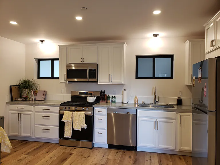 338 Sylvia St — Photo 7