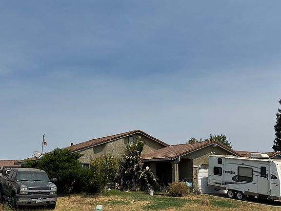 2nd image of 6844 Minnie Way
