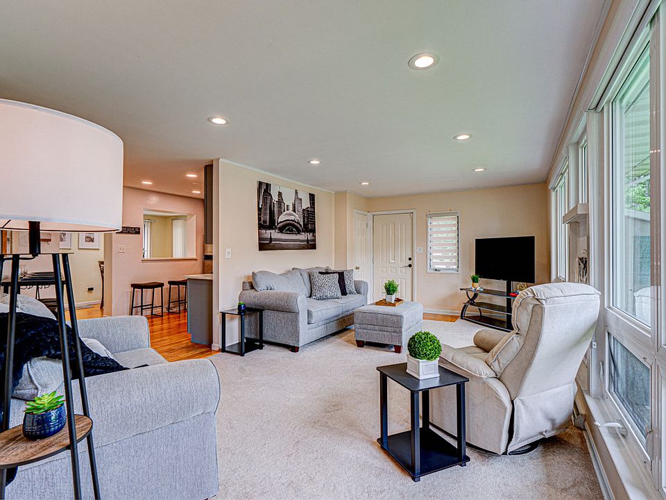 1st image of 1471 S Lombard Ave #Id1245885p