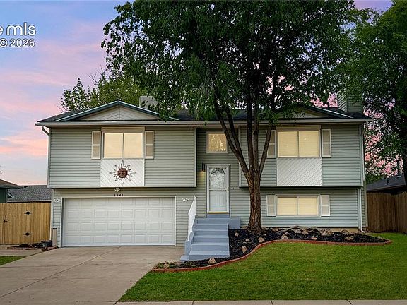 3rd image of 1044 Bromefield Dr