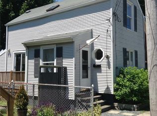 30 Prescott Hall Rd, Newport, RI 02840